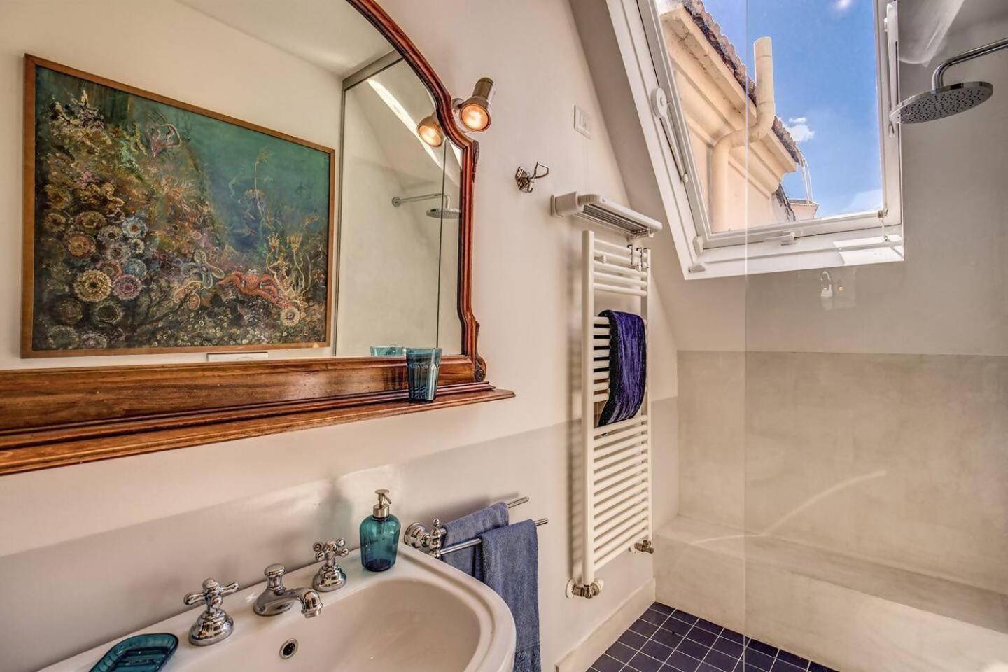 Attic With Terrace Overlooking St Peters Basilica Lejlighed *