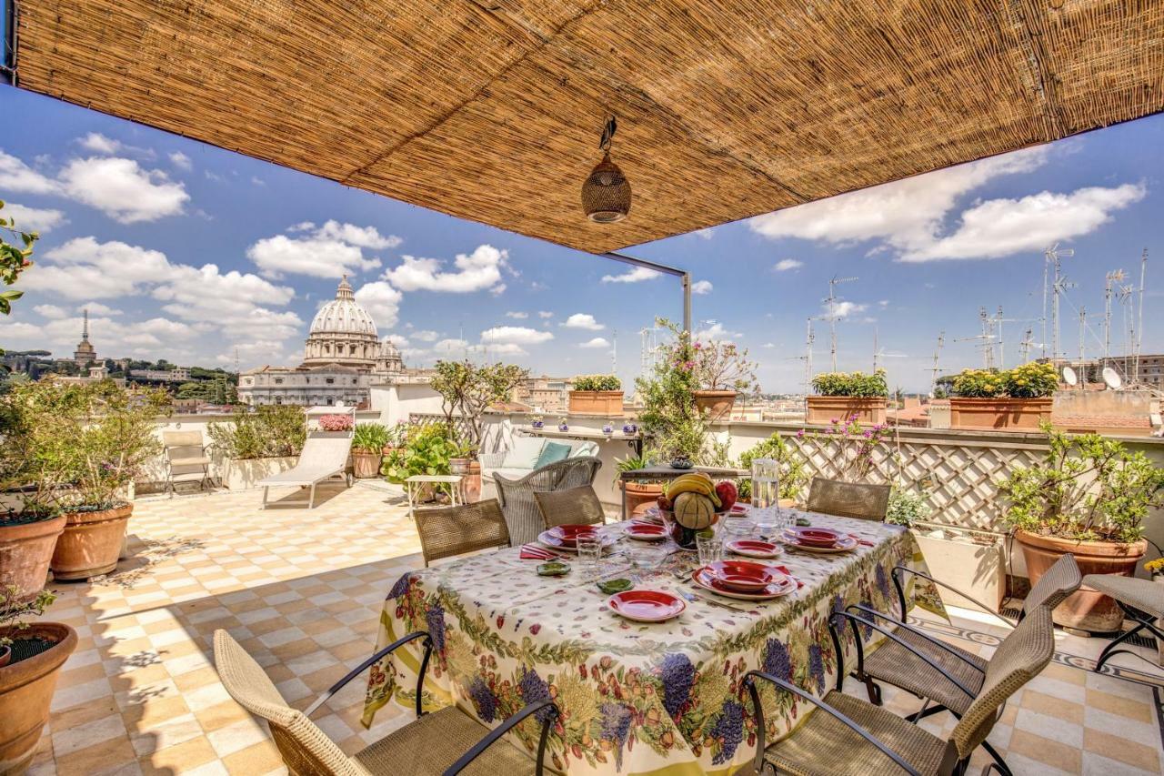 Lejlighed Attic With Terrace Overlooking St Peters Basilica